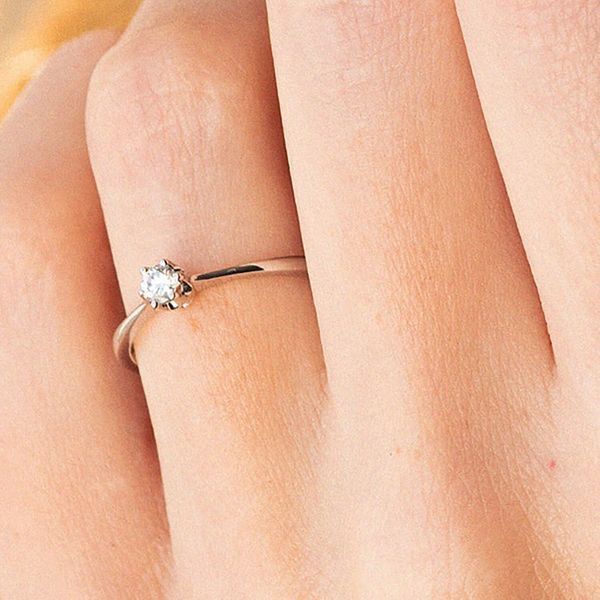 Обручальное кольцо из белого золота с бриллиантом 821567 821567 фото